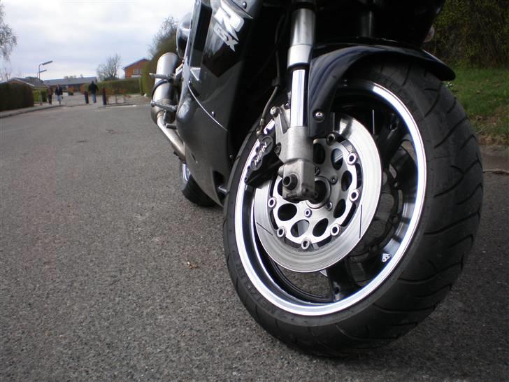 Suzuki GSXR 750 - Ja, bremser skal der til. billede 6