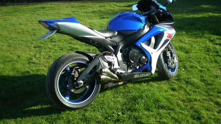 Suzuki GSXR 600ccm K7 Solgt. - d 27/4-2010 billede 9
