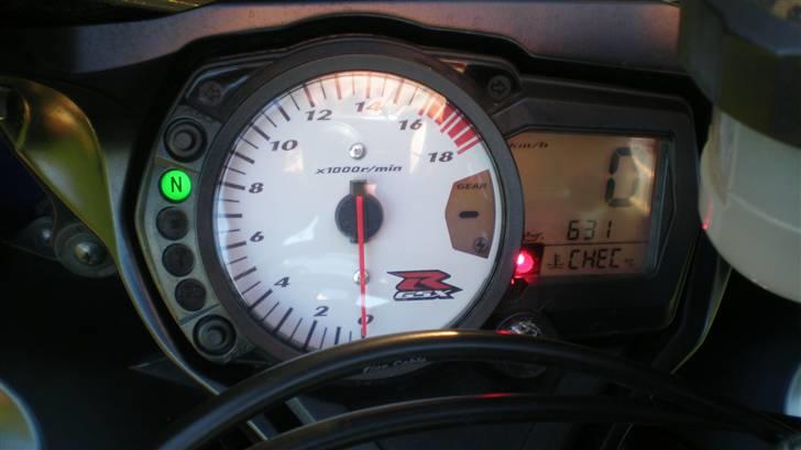 Suzuki GSXR 600ccm K7 Solgt. - cockpittet billede 13