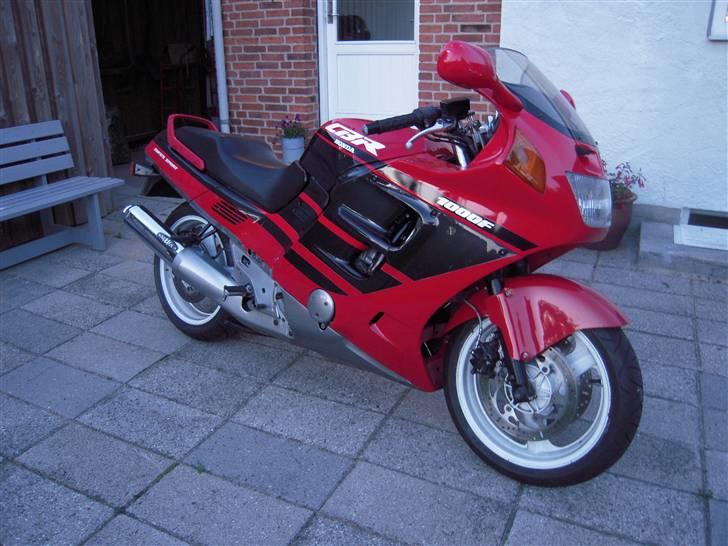 Honda cbr 1000 F  ( solgt d. 18/07 2014 ) - Sådan kom den til at se ud, efter en tur i asfalten, noget af en ændring billede 9