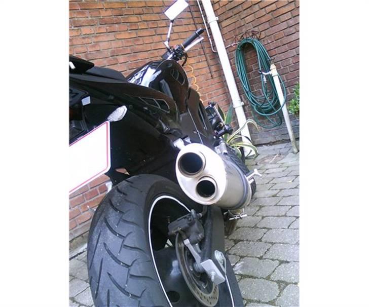 Suzuki sv 650 N K6 SOLGT billede 2