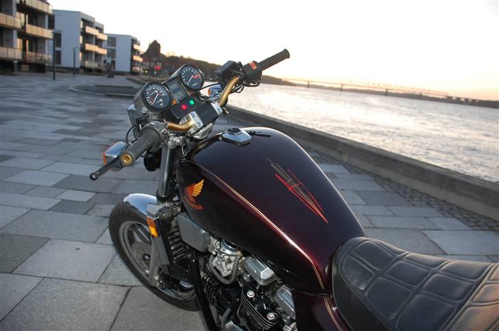Honda V65 Magna - SOLGT billede 1