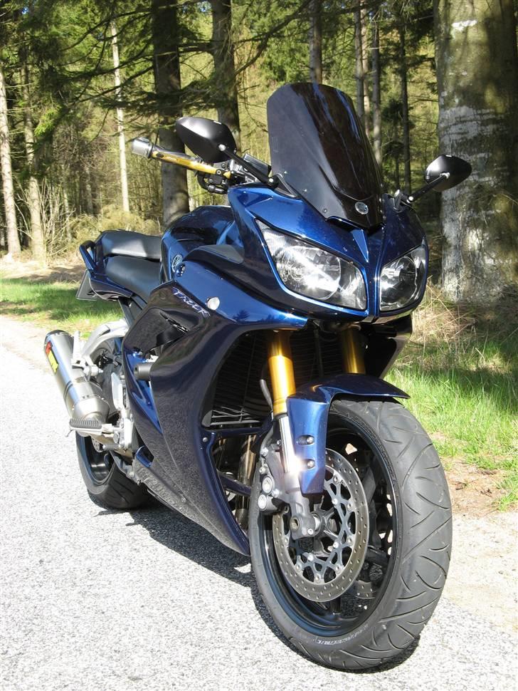 Yamaha FZ1-S aka 'tøse-raketten' (SOLGT) - En hel del ekstraudstyr giver et lidt anderledes udtryk end fra ny ;-) billede 4