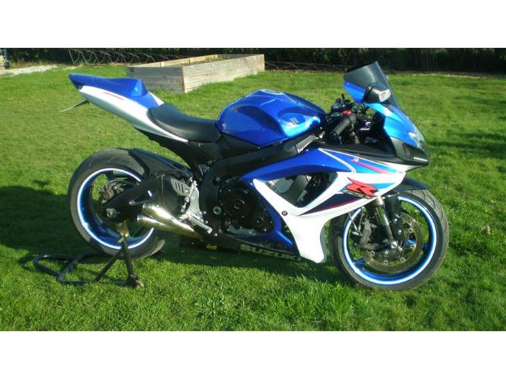 Suzuki GSXR 600ccm K7 Solgt. - d 27/4-2010 billede 1