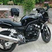 Yamaha FZS 600