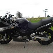 Suzuki GSX750F (The Black Gubbi)