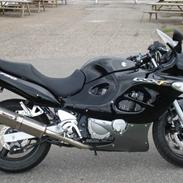 Suzuki GSX750F (The Black Gubbi)