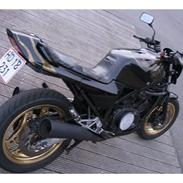 Honda vf750f solgt