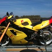 Kawasaki zxr 750