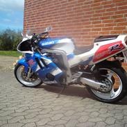 Suzuki Gsxr 400 GK76A *Solgt*