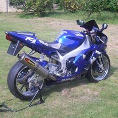 Yamaha YZF-R1 1999 * SOLGT *