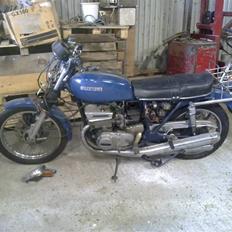 Suzuki GT 550