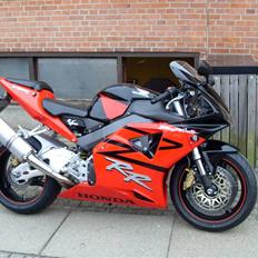 Honda cbr 900 rr fireblade