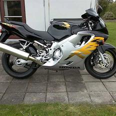 Honda CBR600F4
