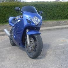 Suzuki gsxr 750