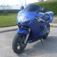 Suzuki gsxr 750