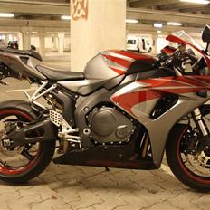 Honda CBR 1000 RR Fireblade (SOLGT)
