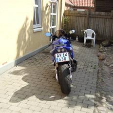 Yamaha yzf-r1 solgt