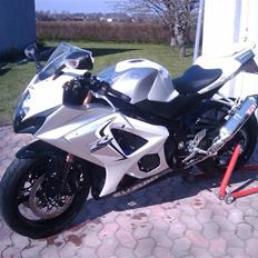 Suzuki GSX-R 1000 K8 { SOLGT }
