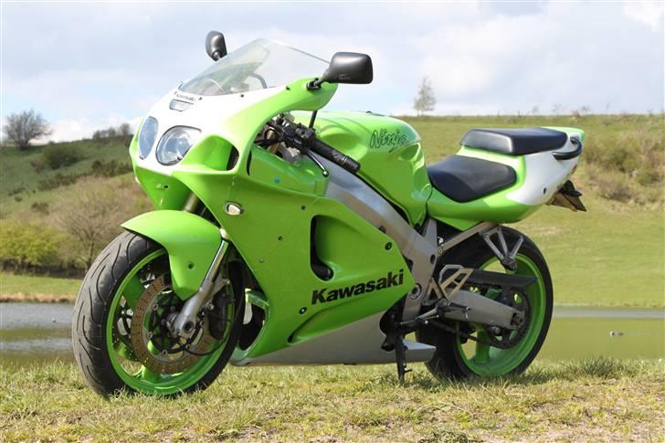 Kawasaki ZX7R billede 2