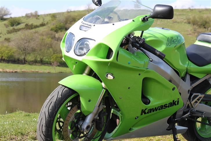 Kawasaki ZX7R billede 10