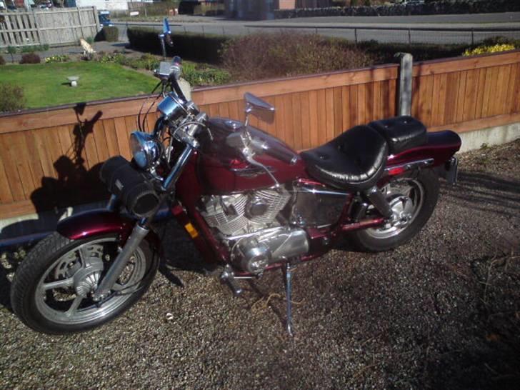 Honda vt 1100 shadow - som den står nu, lidt større tank og bredt styr billede 3