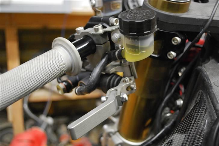 Suzuki GSX-R1000 - Banecykel - GP Tech Thumb brake og Driven Clip On´s billede 7