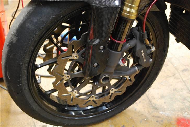 Suzuki GSX-R1000 - Banecykel - PVM Magnesium med 320mm Braking Wave skiver billede 9