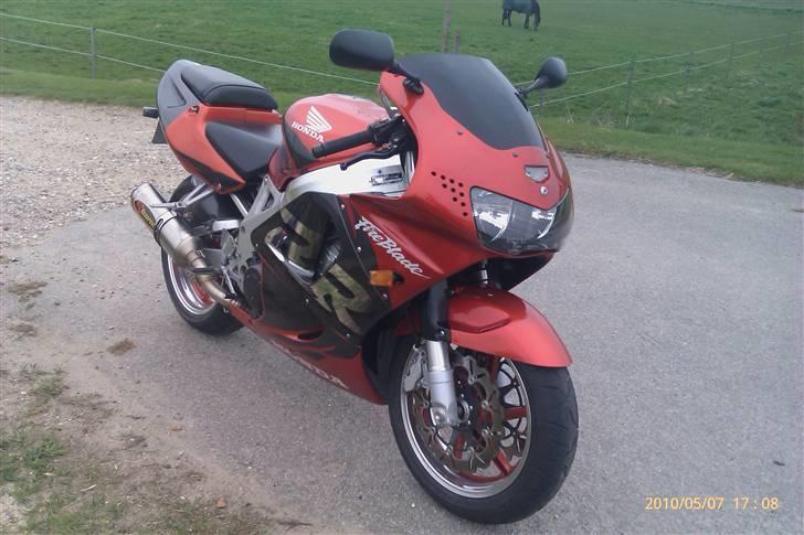 Honda CBR 900 RR Fireblade billede 2