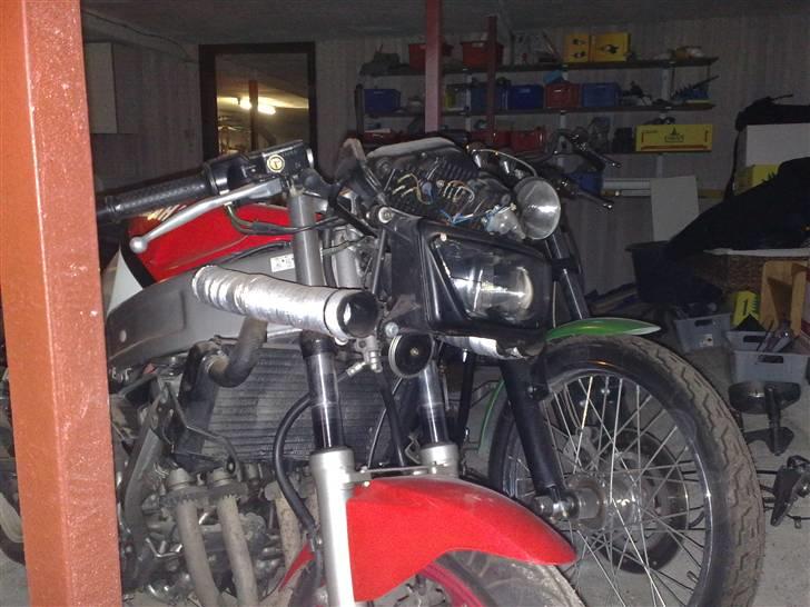 Yamaha FZR 600 billede 4