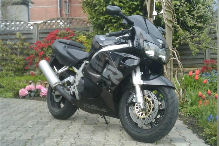 Honda CBR 900 RR billede 1