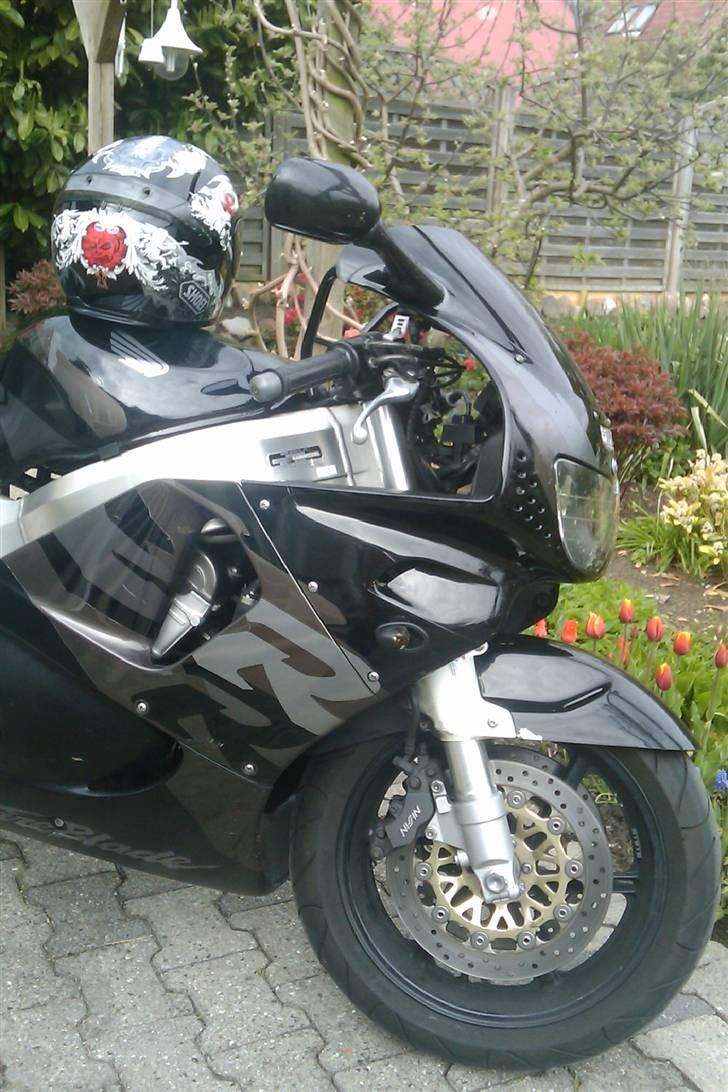 Honda CBR 900 RR billede 2