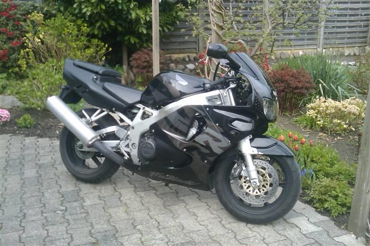 Honda CBR 900 RR billede 3