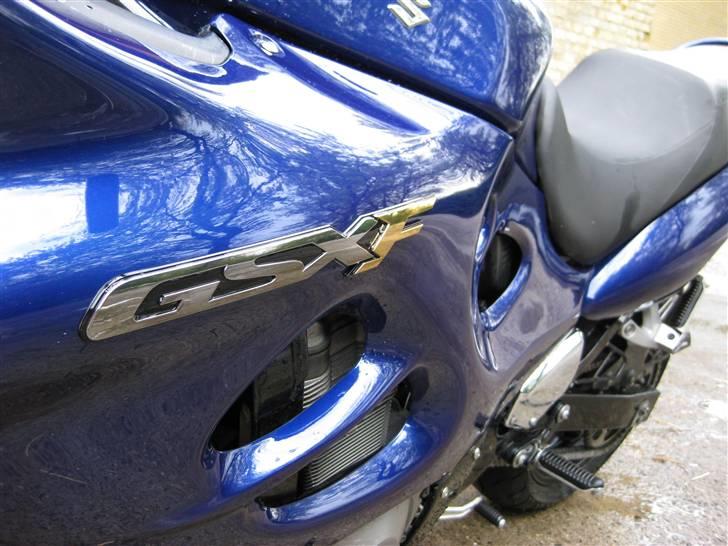 Suzuki GSX 600 (Solgt) billede 3