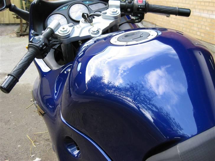 Suzuki GSX 600 (Solgt) billede 12