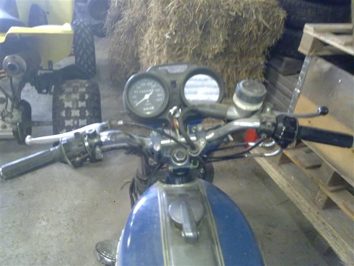 Suzuki GT 550 billede 4