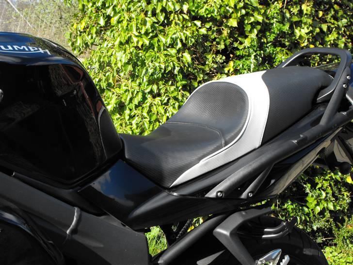 Triumph Sprint St 1050 - corbin sæde, meget fast og meget behageligt billede 10