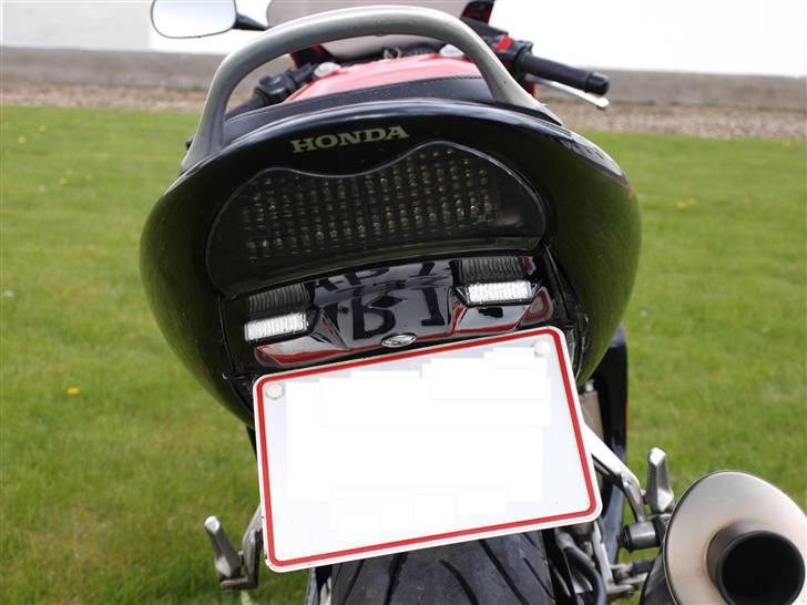 Honda CBR 600 f4i - SOLGT - - Den nye bagende, unde de store blink og nummerpladeholder.. billede 2