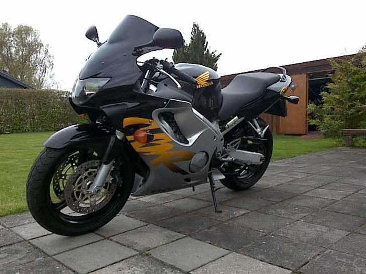 Honda CBR600F4 billede 3