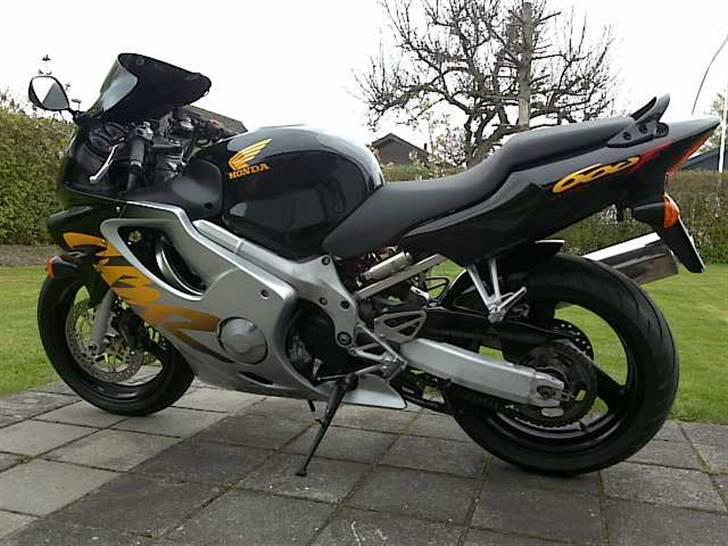 Honda CBR600F4 billede 4