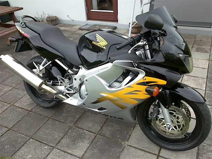 Honda CBR600F4 billede 6