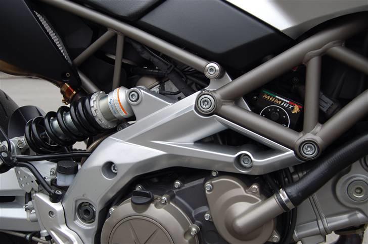 Aprilia SMV 750 Dorsoduro - Memjet motorstyring - lader en bestemme blandingsforholdet billede 6