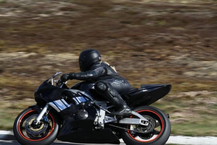 Yamaha R6 - Banejern - Anderstorp 10+11 Maj 2010 billede 1