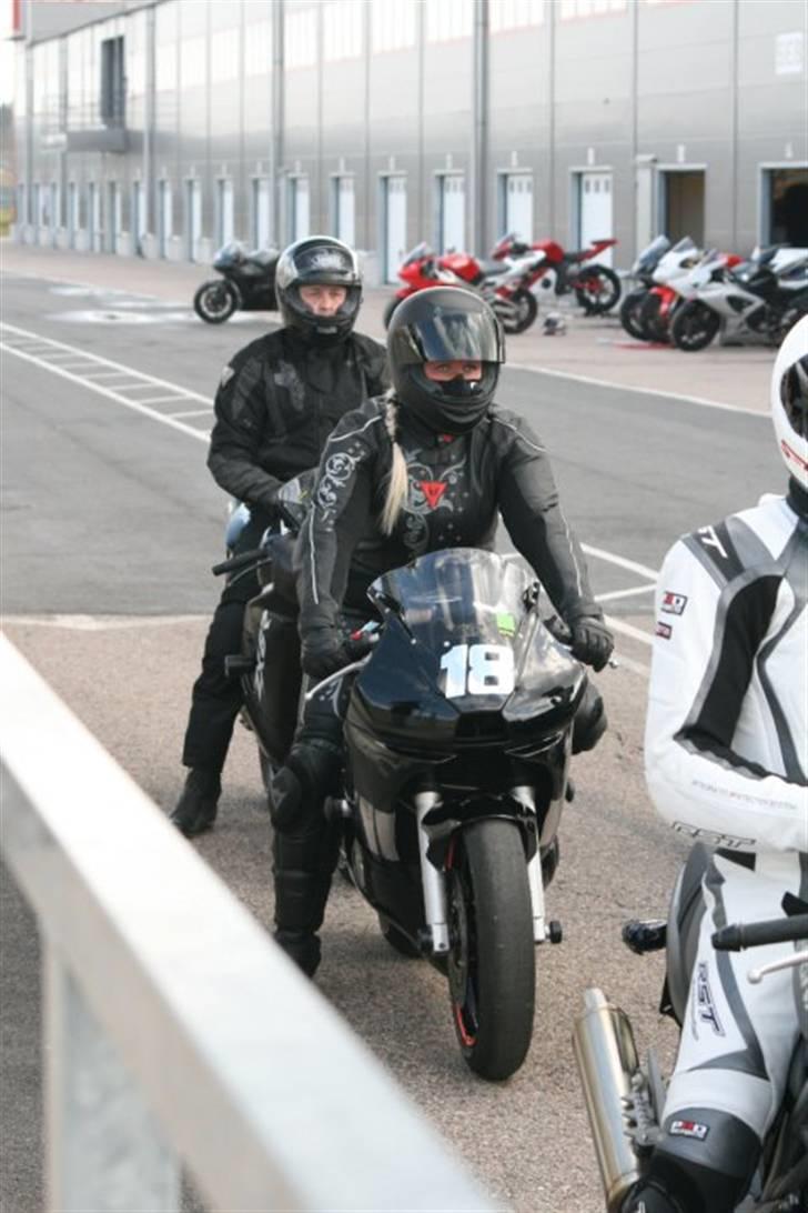 Yamaha R6 - Banejern billede 4