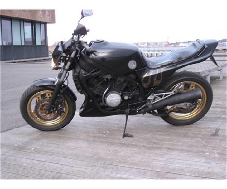 Honda vf750f solgt billede 3