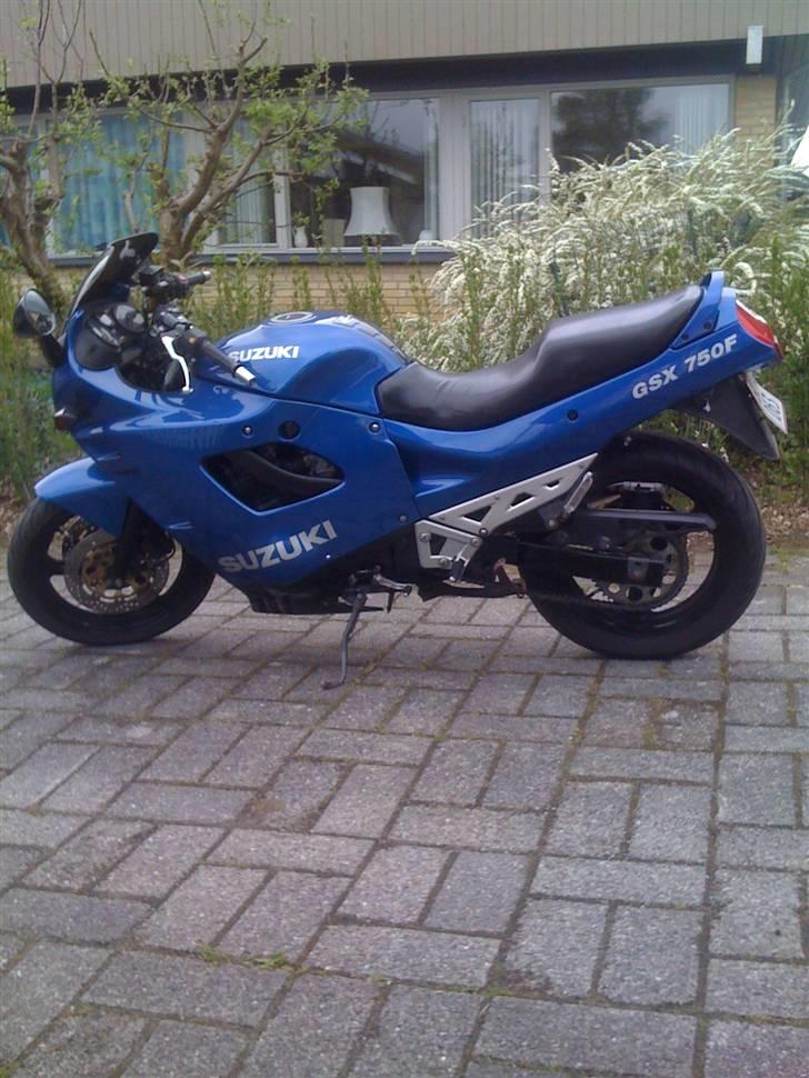 Suzuki GSX 750 F RIP billede 1