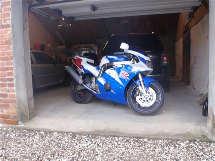 Suzuki GSXR 400 billede 1
