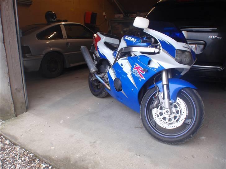 Suzuki GSXR 400 billede 2