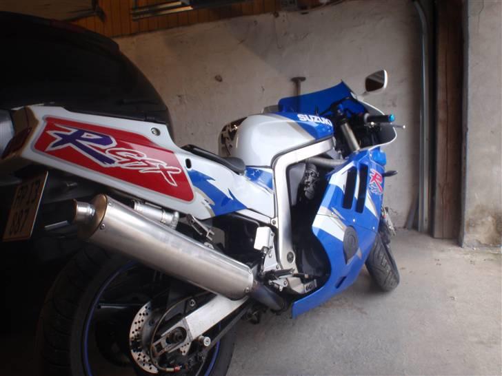 Suzuki GSXR 400 billede 3