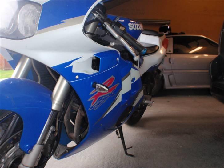 Suzuki GSXR 400 billede 4